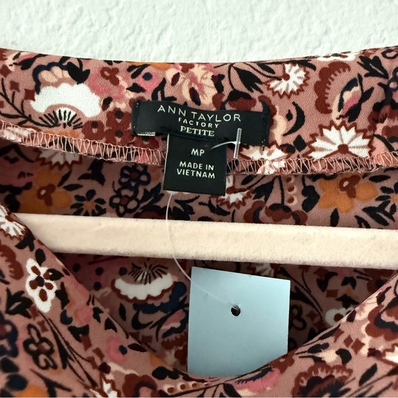 Floral Patterned Long sleeve Cowl Neck Size MP - Picture 4 of 12